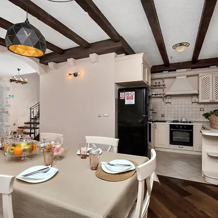 Vila Ferienhaeuser In Makarská