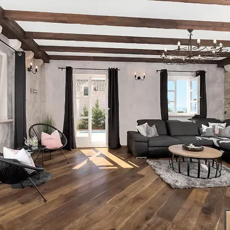 Vila Ferienhaeuser In *