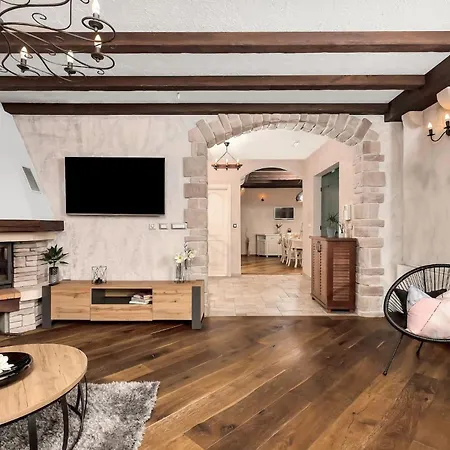 Vila Ferienhaeuser In Makarská