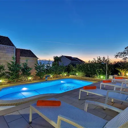 Vila Ferienhaeuser In Makarská