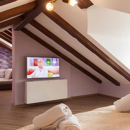 Vila Ferienhaeuser In *