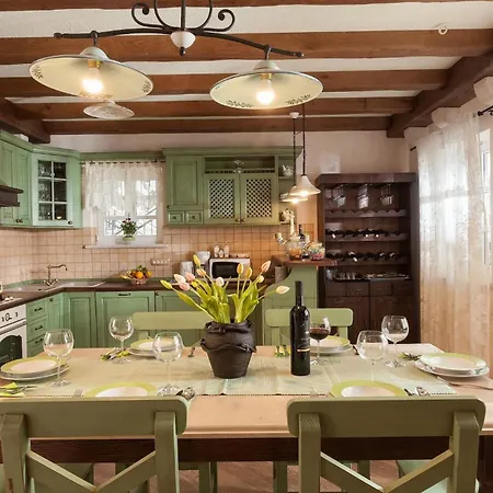 Ferienhaeuser In * Makarská