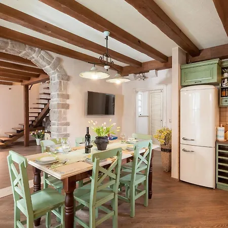 Vila Ferienhaeuser In Makarská