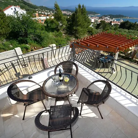 Vila Ferienhaeuser In *