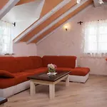 Ferienhaeuser In Villa Makarska
