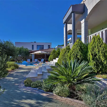 Ferienhaeuser In Vila Makarska
